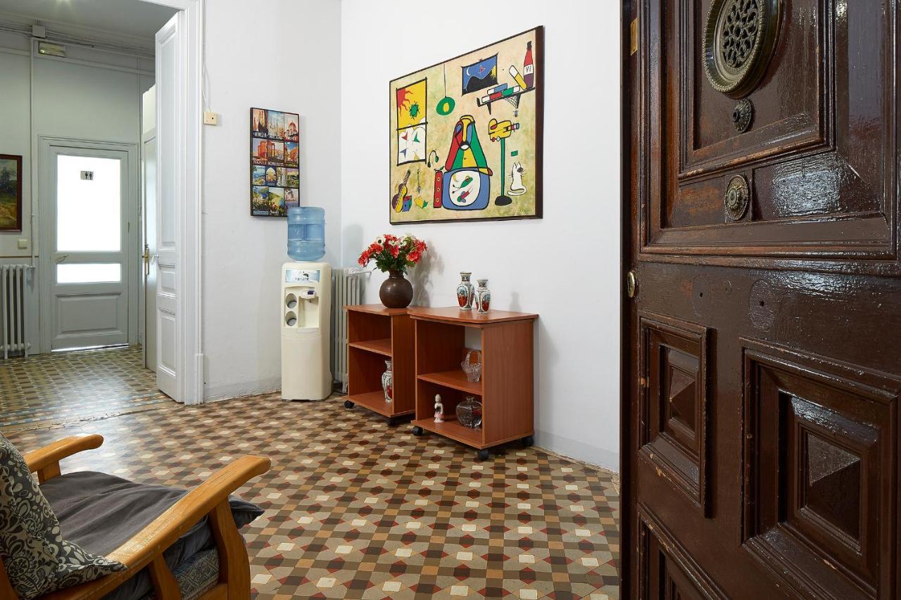 B&B Estudiantes Balmes Barcelona Exteriör bild
