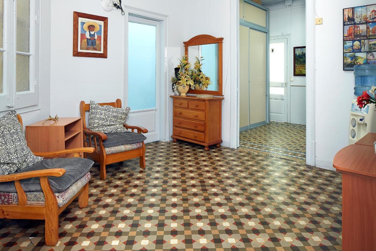 B&B Estudiantes Balmes Barcelona Exteriör bild