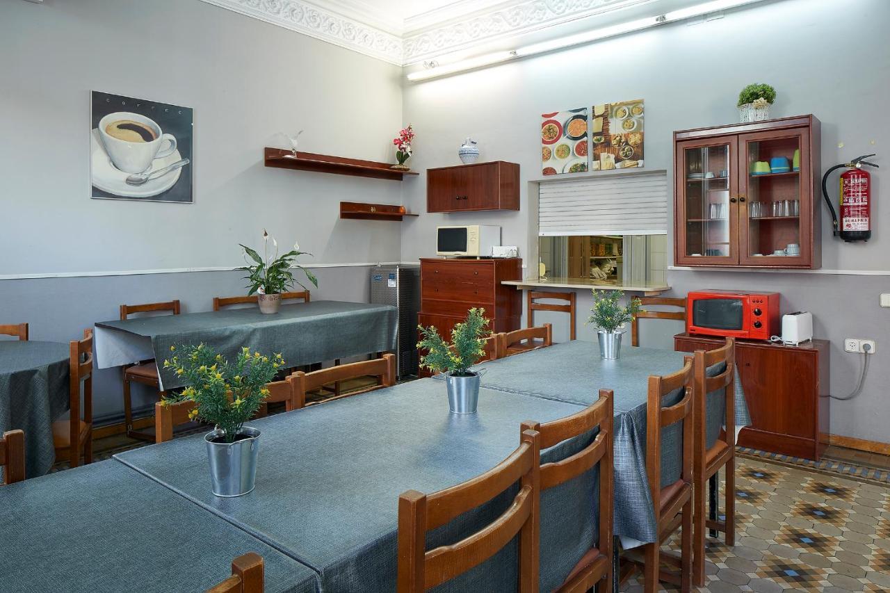 B&B Estudiantes Balmes Barcelona Exteriör bild